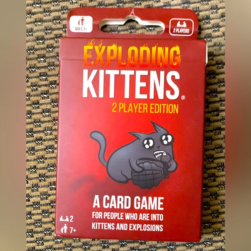 Exploding kittens card game - Picture 1 of 3
